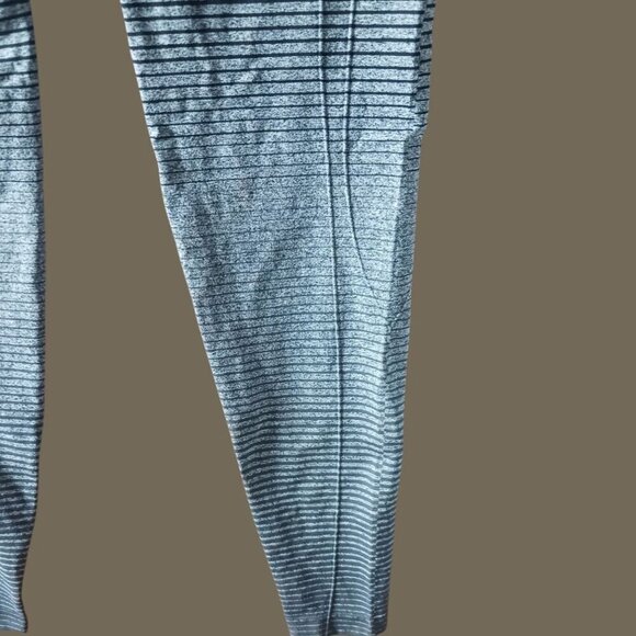 Marika High-Waisted Ombre Seamless Leggings Gray/Black Size Medium - Picture 11 of 15